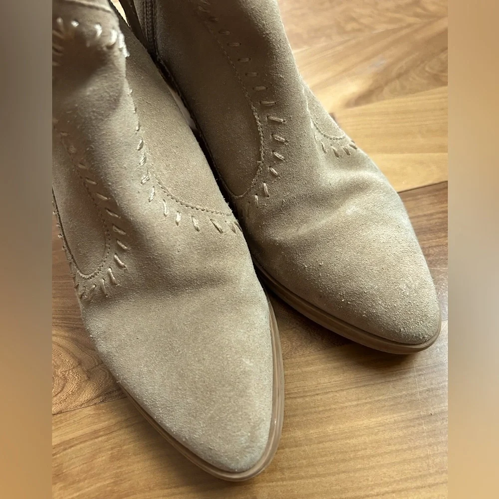 Rebecca Minkoff | Women’s taupe oiled suede Lulu ankle booties inside zip sz 7.5
